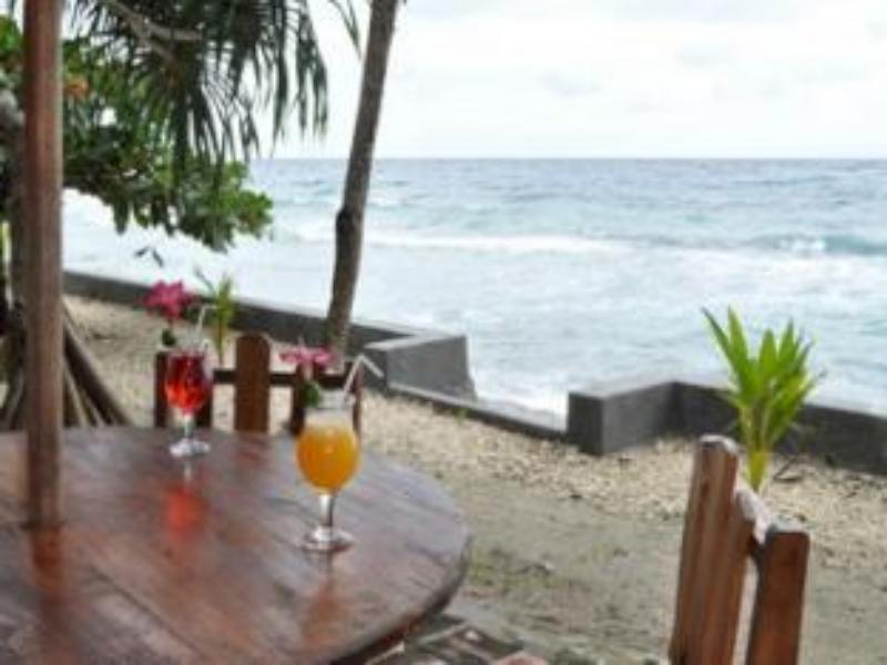 Oyo 1688 Collin Beach Hotel Ambon Esterno foto